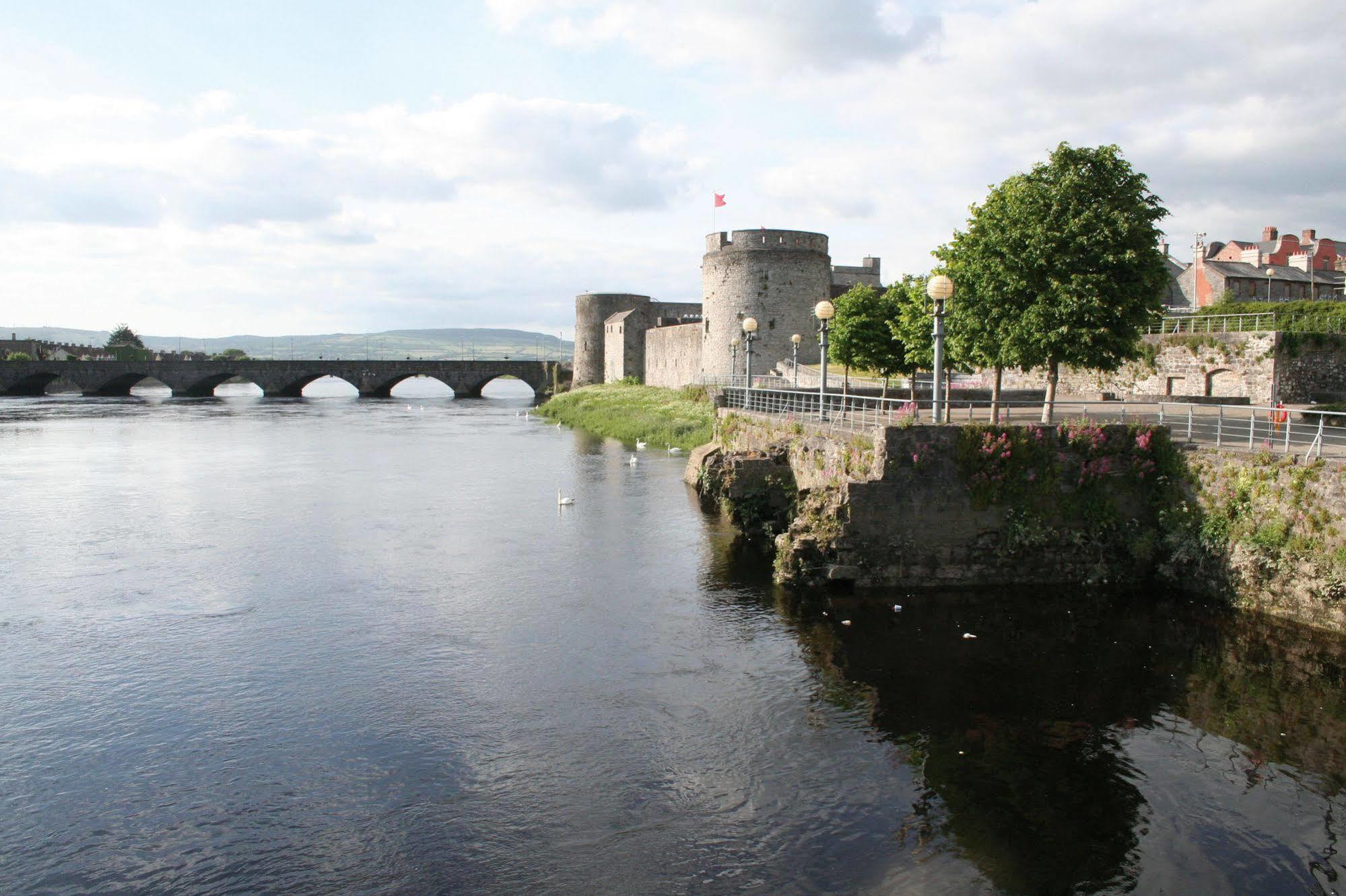 Troy Self Catering Village Limerick Ireland Екстериор снимка